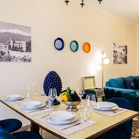 Achilles Apartament *